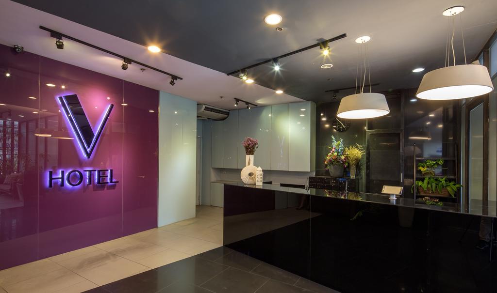 V Hotel Manila Bagian luar foto