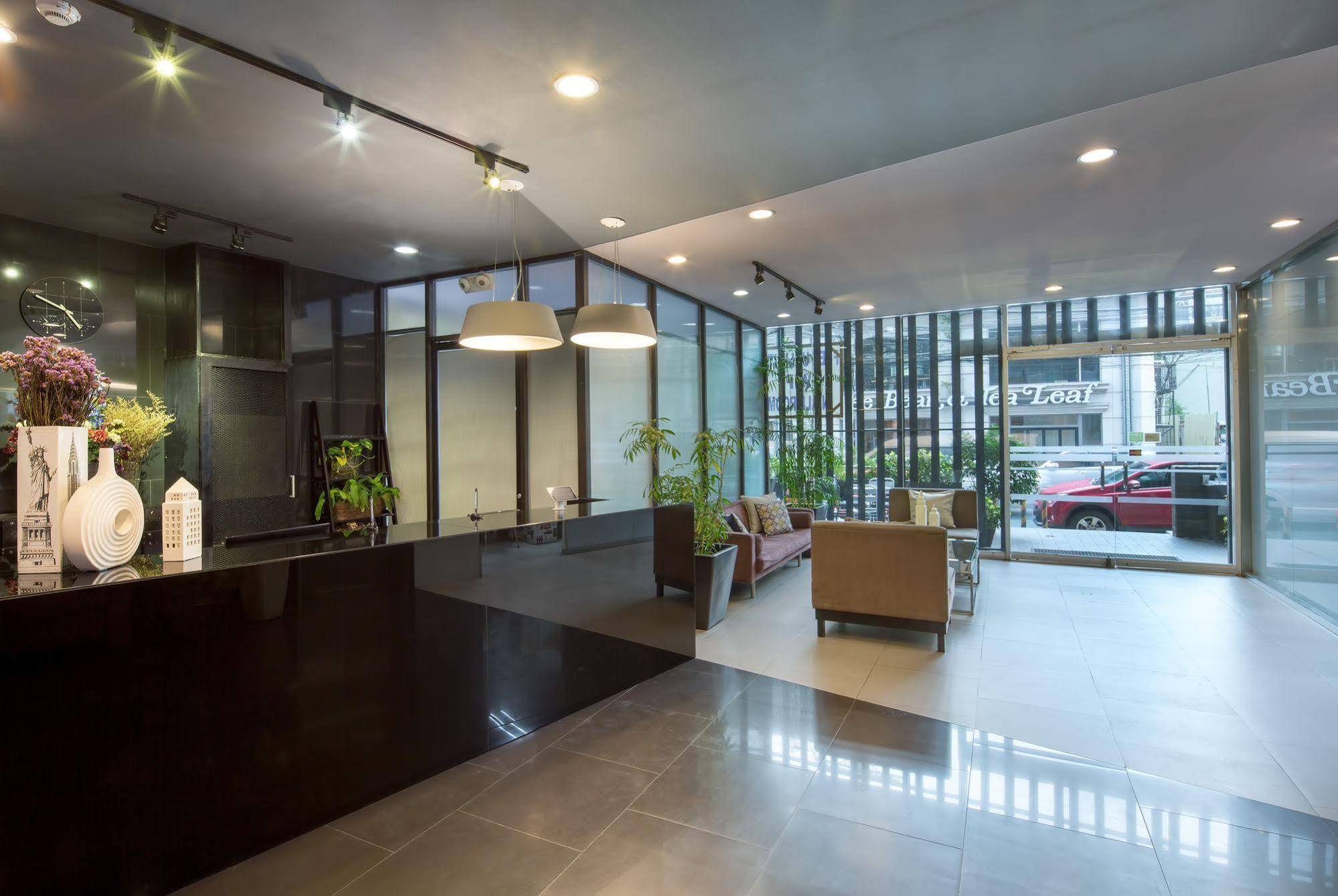 V Hotel Manila Bagian luar foto